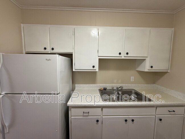 Building Photo - 1714 Highway 93