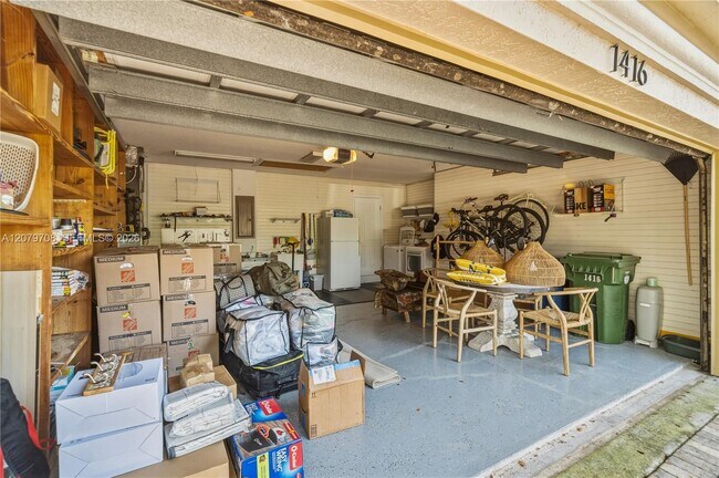 Building Photo - 1416 Canary Island Dr