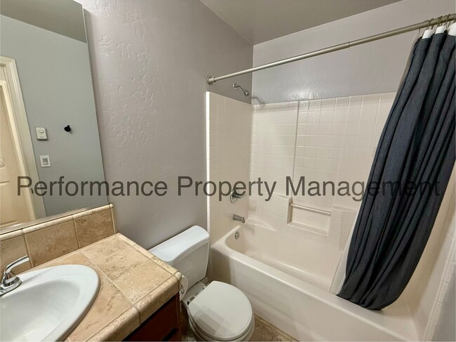 Building Photo - Stunning 5 Bed/3 Bath SW Bakersfield Home w/ RBP & $0 Deposit Option