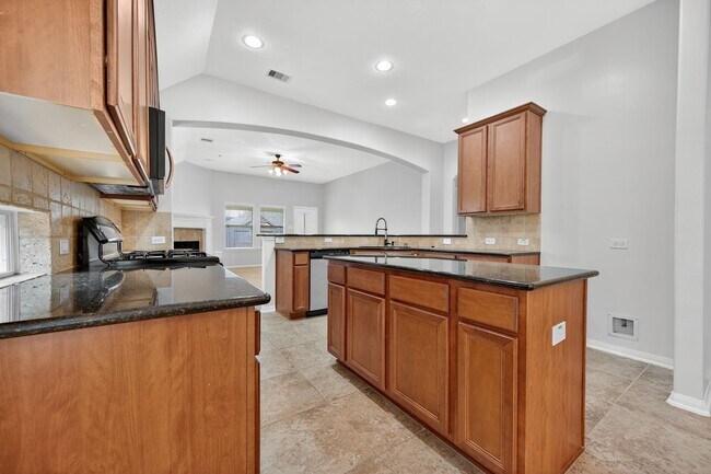 Building Photo - 13430 Barons Lake Ln