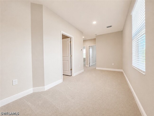 Building Photo - 5046 Draco Cir