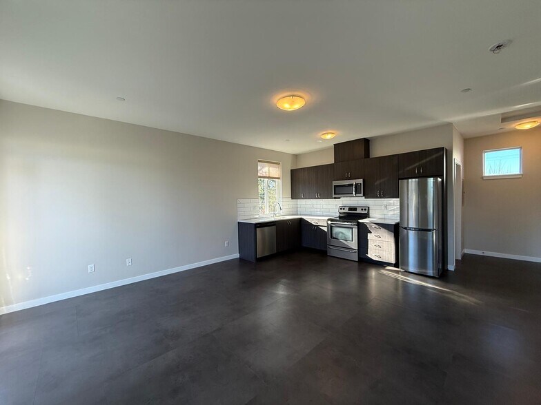 Building Photo - 7300 SW Garden Home Rd