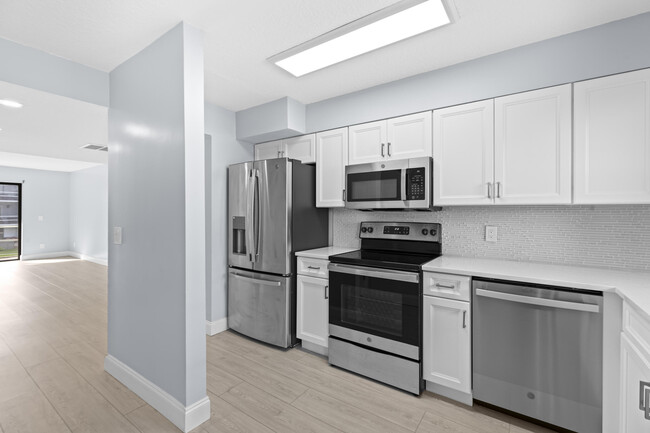 Building Photo - 1300 Seaway Dr