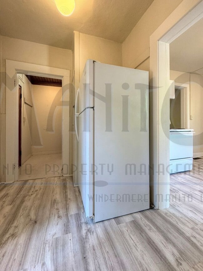 Building Photo - *COMING SOON* Vintage Craftsman In Prime L...