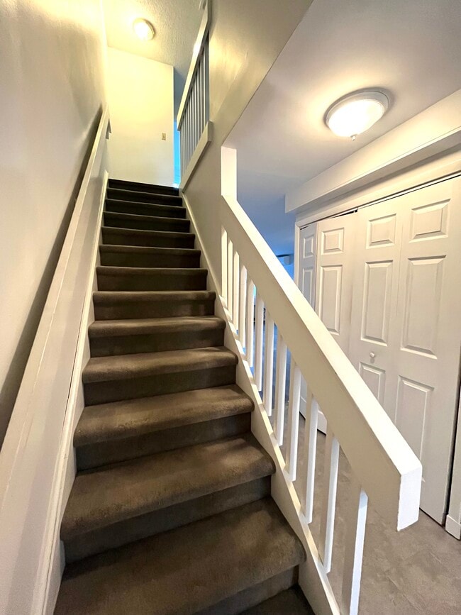 Building Photo - 41C White Farms Rd