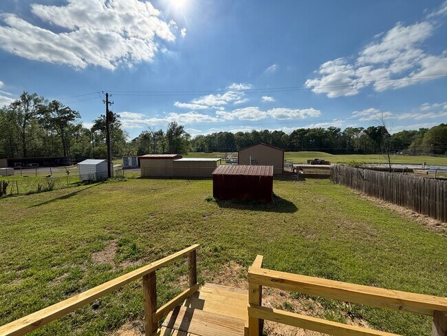 Building Photo - 3 Bedroom Blanchard Home - Just remodeled!