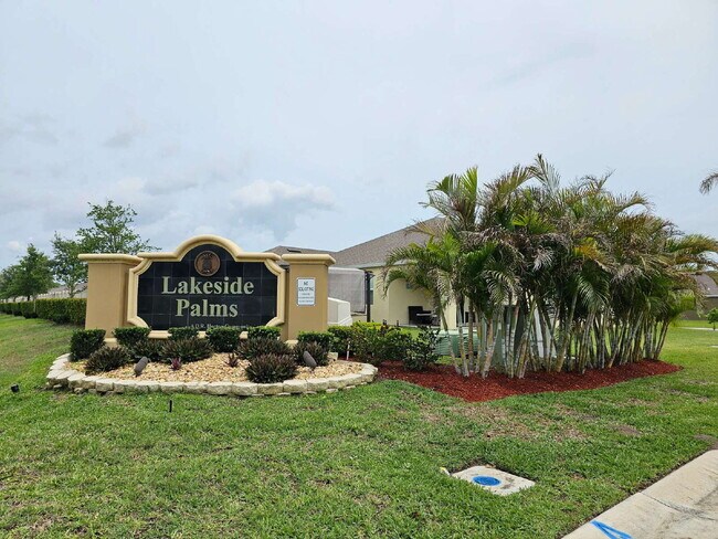 Building Photo - Relax in Rockledge