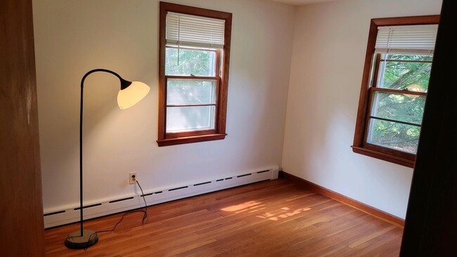 Building Photo - 335 Tolend Rd