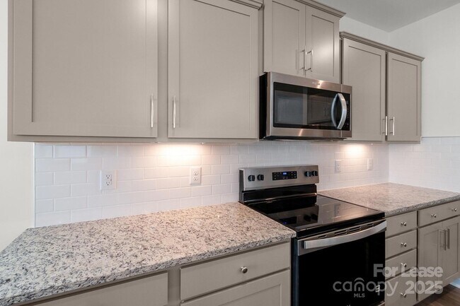 Building Photo - 14028 Penbury Ln