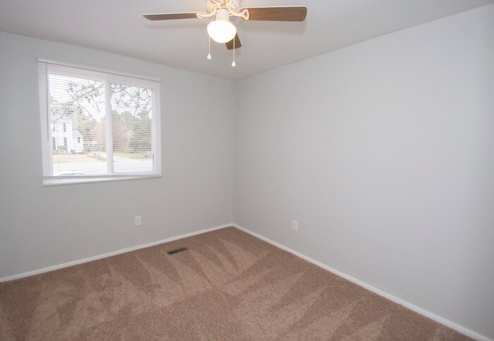 Building Photo - 22 Wayland Ct