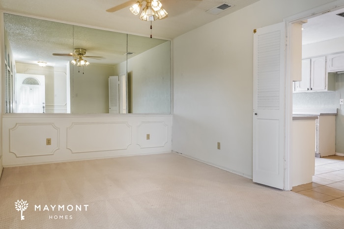 Building Photo - 2211 Benbrook Dr