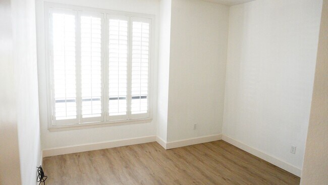 Building Photo - Resort style living - 2 Bd/2Ba 1,112 SqFt Condo