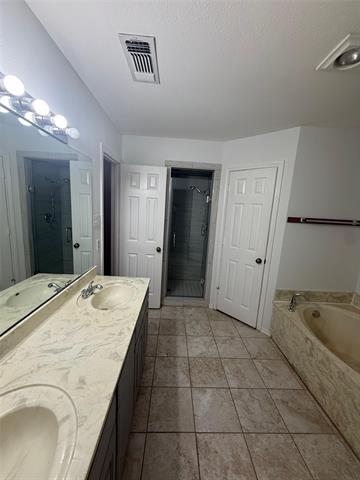 Building Photo - 1009 Village Wood Ct