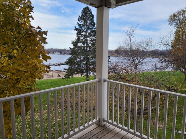 Interior Photo - River's Edge Apartments