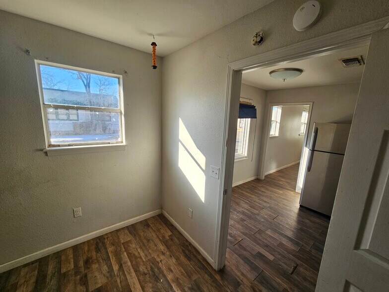 Building Photo - 411 S Florida St