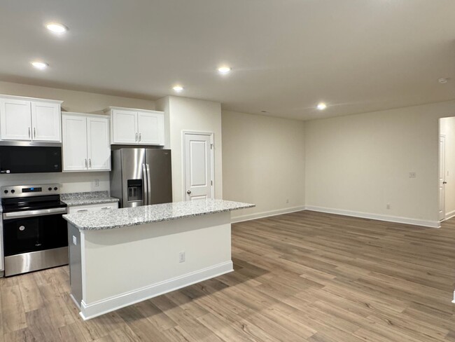 Building Photo - 3 Bedroom | 2.5 Bathroom Raleigh Townhome