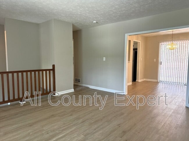 Building Photo - 5798 Hilton Ridge Rd