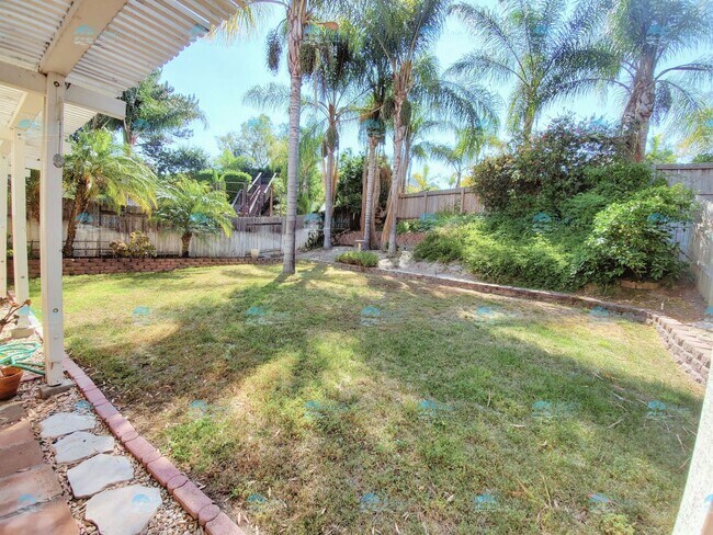 Building Photo - 3 Bedroom, 2.5 Bathroom in Rancho Del Oro!