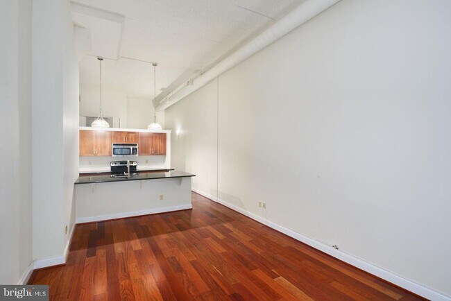 Building Photo - 2429 Locust St