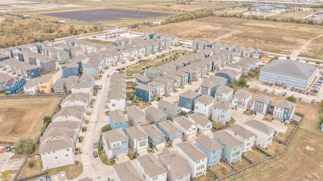 Building Photo - 11915 Oakmont Valley Trace