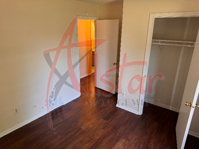 Building Photo - 6270 Shady Glen Cove