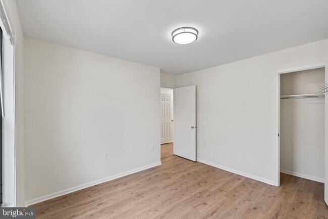 Building Photo - 5412 Wycklow Ct