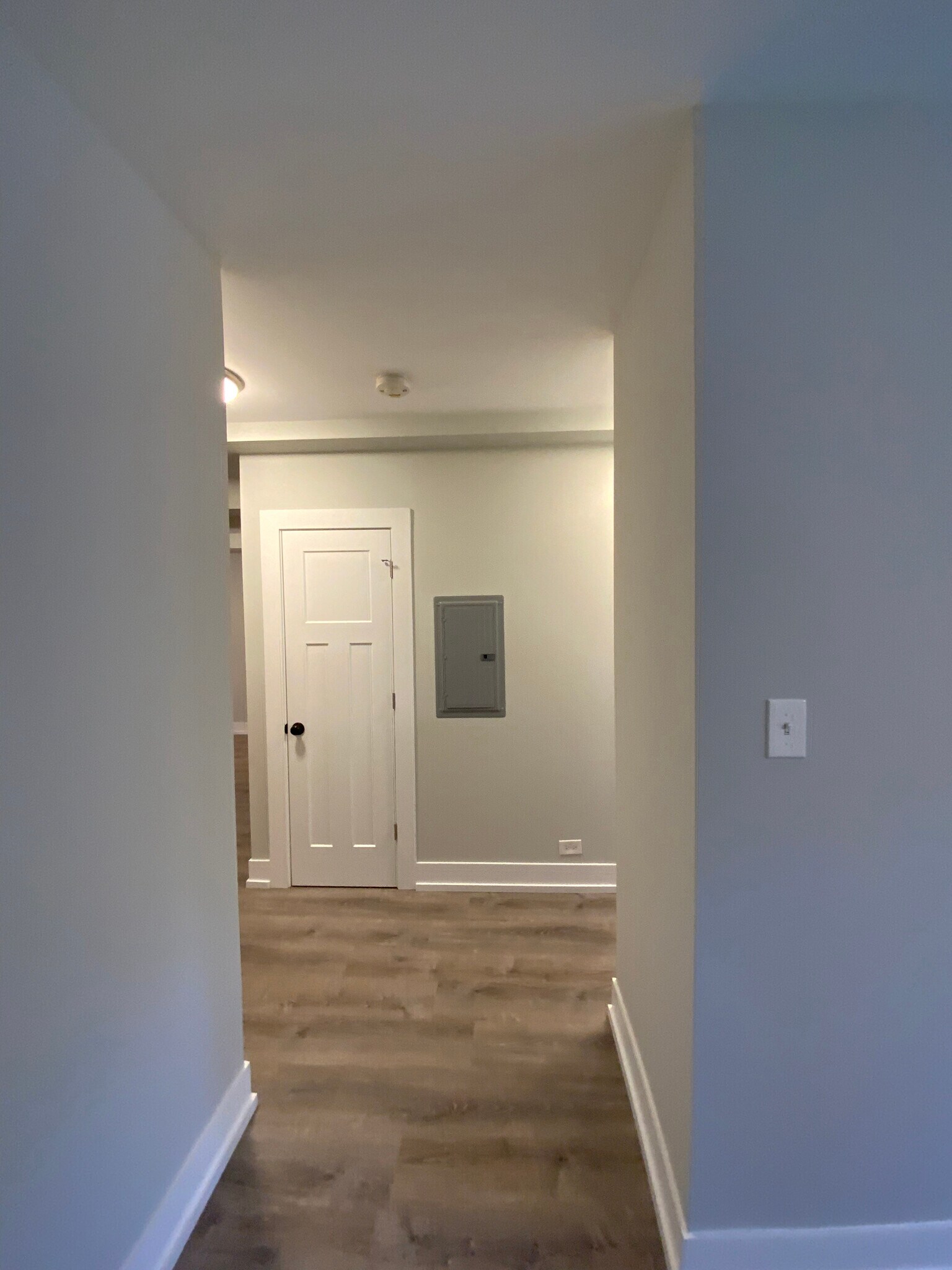 Building Photo - 1128 Maple Ave