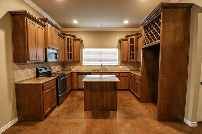 Building Photo - 3009 Stallion Dr
