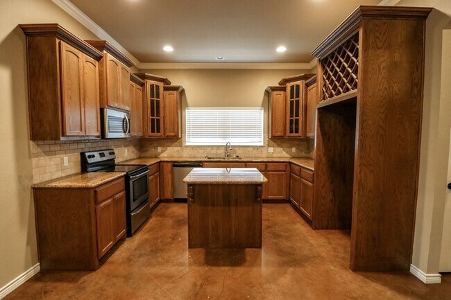 Building Photo - 3017 Stallion Dr