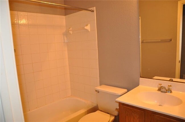 Building Photo - 10625 Royal Tara Cove