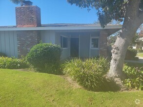 Building Photo - NEWLY RENOVATED 2 BEDROOM HOUSE