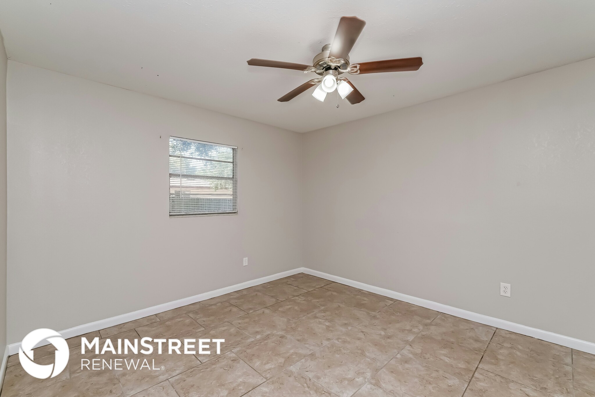 Building Photo - 1349 Parkwood St