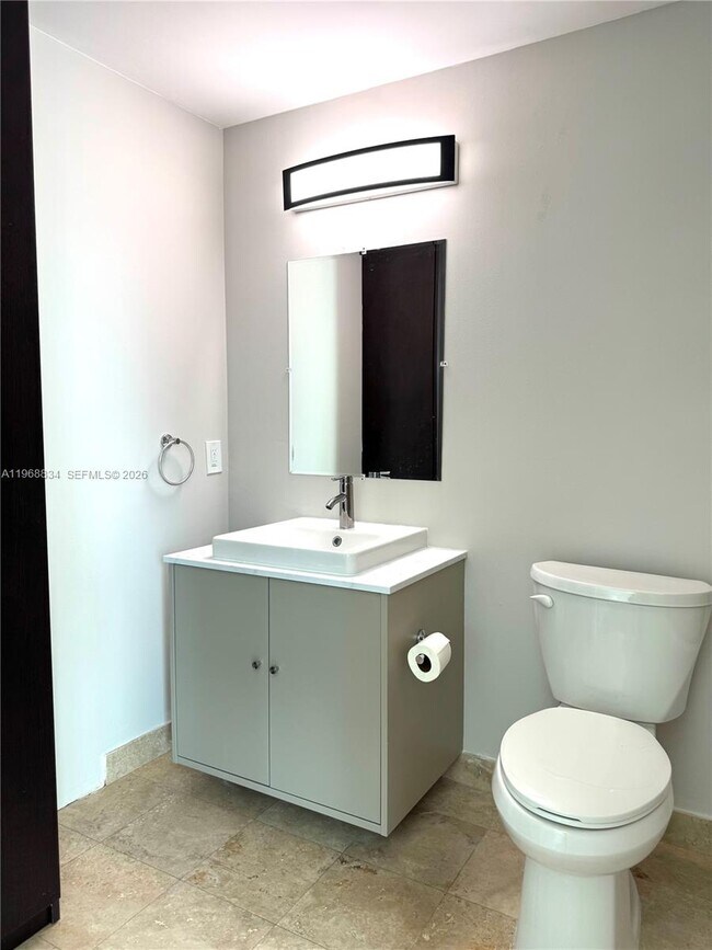 Building Photo - 350 S Miami Ave