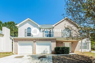 Building Photo - 5 Bedroom Pet-Friendly Home in Lithonia, GA with Main Street Renewal