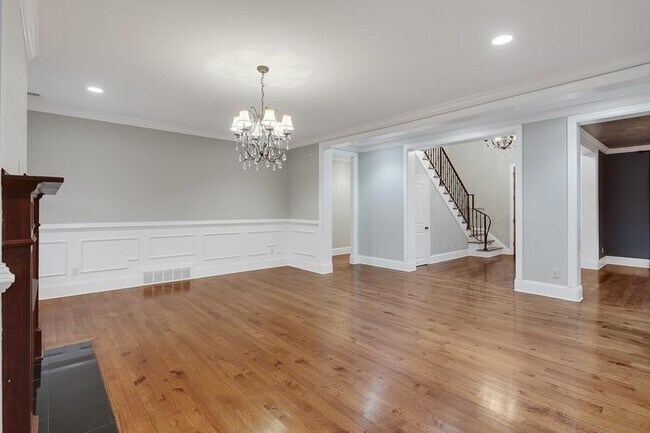 Building Photo - 10227 Matwood Oak Dr