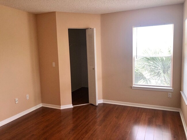 Building Photo - 717 Secret Harbor Ln