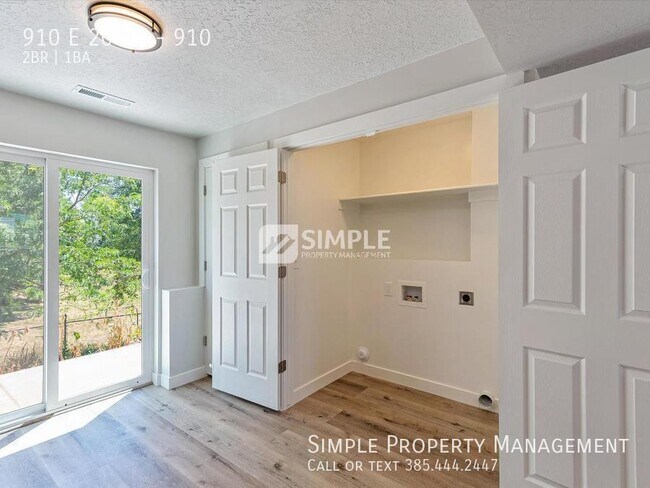 Building Photo - 910 E 200 N