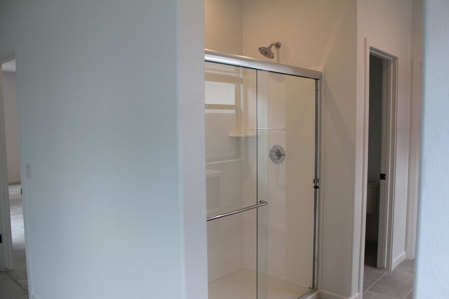 Building Photo - 12549 W Luxton Ln