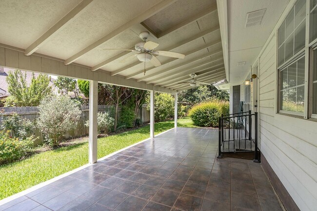 Building Photo - 29000 Bay Hill Ct