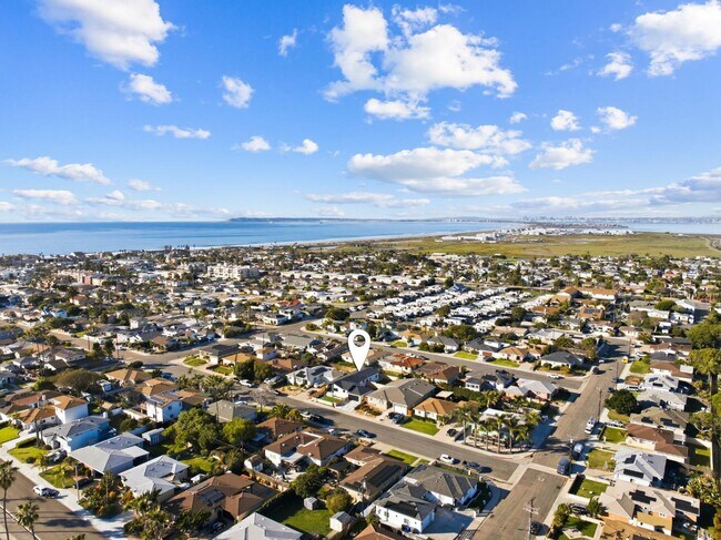 Building Photo - 436 Date Ave