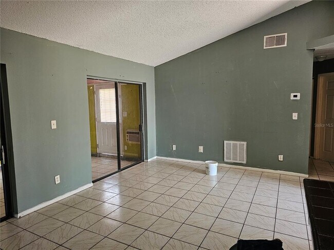 Building Photo - 102 Whitehall Way
