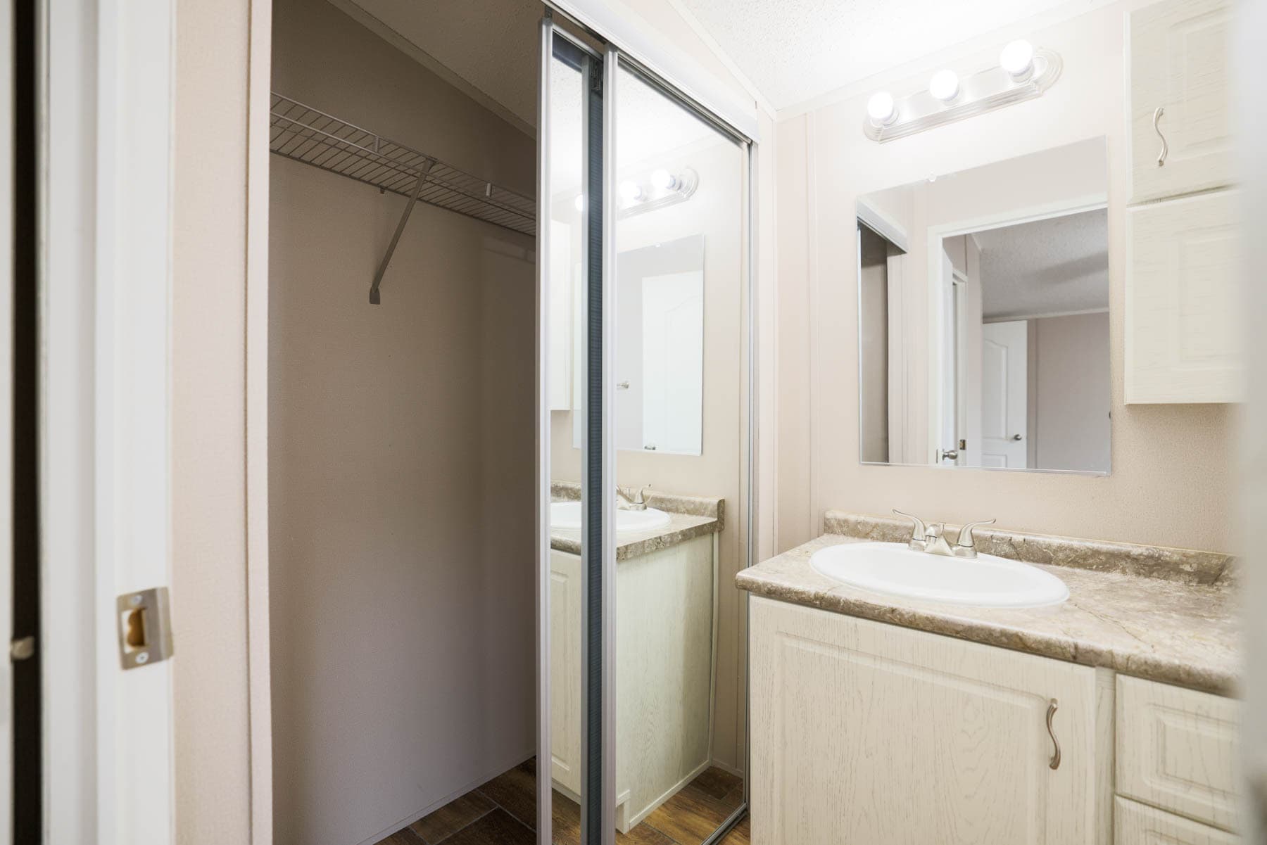 Primary bathroom - 1225 Orizaba