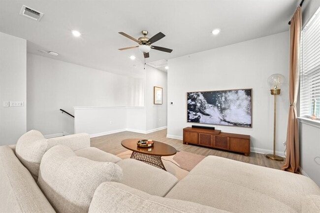 Building Photo - 8411 Leroi Dr