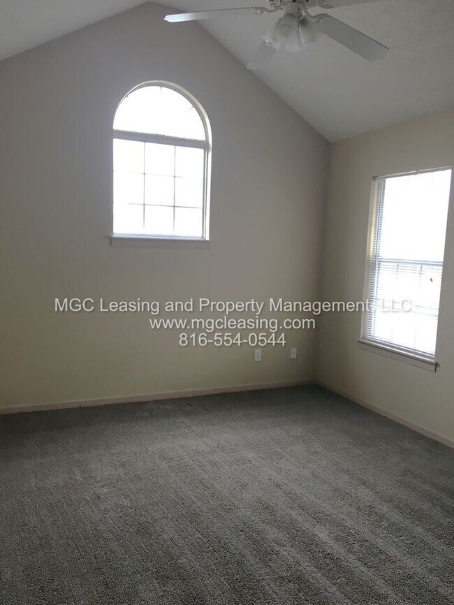 Building Photo - SOUTH GARDEN TOWNHOMES