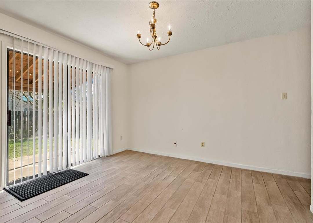 Building Photo - 10035 Emerald Creek Dr