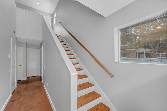 Building Photo - 1504 Cleveland St