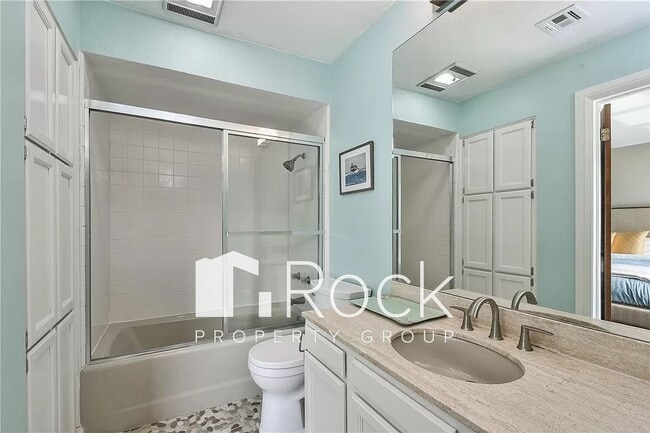 Building Photo - Urban Living in Downtown OKC - 2 Bedrooms/2 Bathrooms plus an Office or Bonus Room!