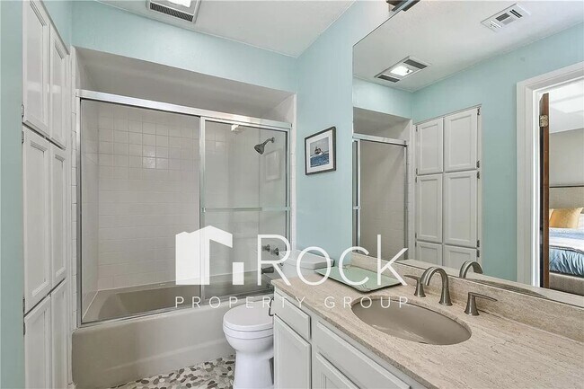 Building Photo - Urban Living in Downtown OKC - 3 Bedrooms/2 Bathrooms with Reserved Covered Parking - *Half Off 1...