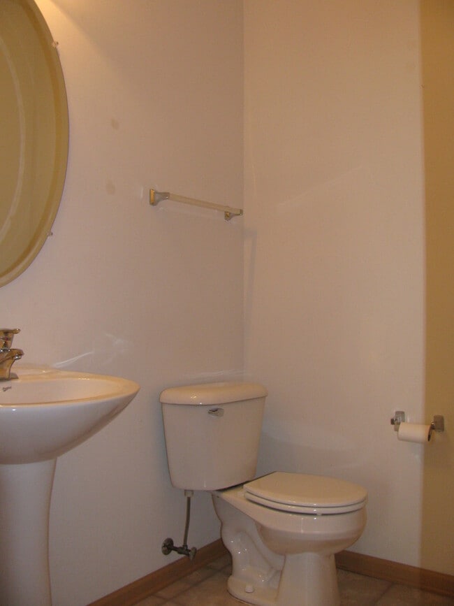 Building Photo - 371 McGrath Dr