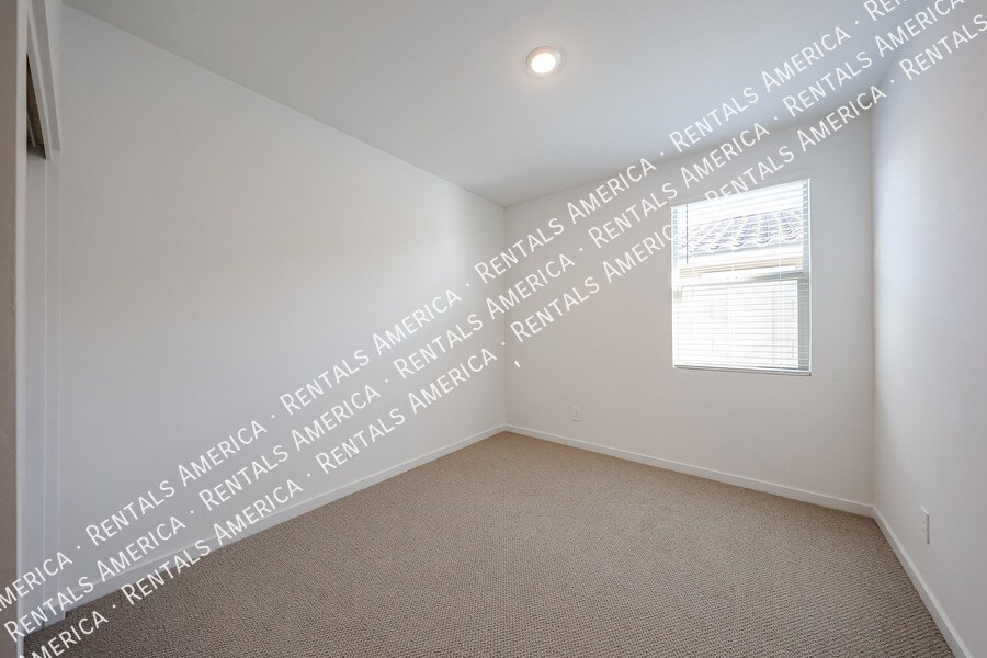 Building Photo - 15940 W Gray Fox Trl